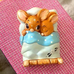 Vintage Twins pendeifin hand painted stone craft